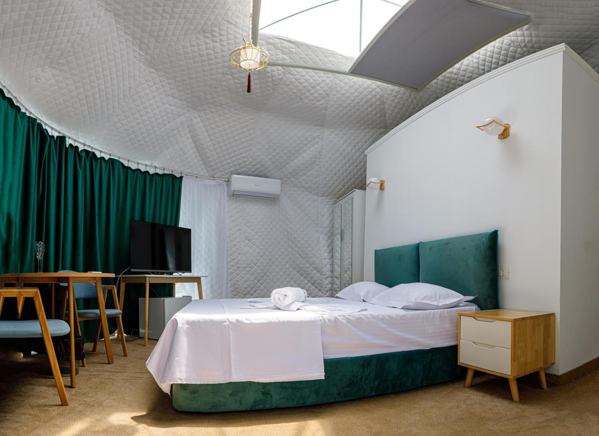 Glamping By The Sea Complex *